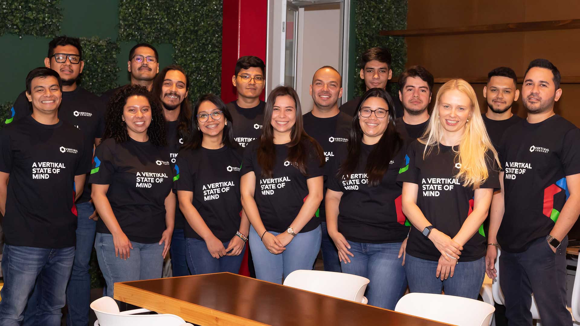 Equipo Vertikal en sesión de trabajo
